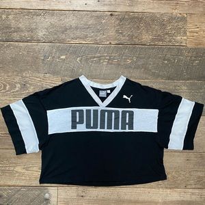 Super cute puma crop for your workouts or regular wardrobe.
